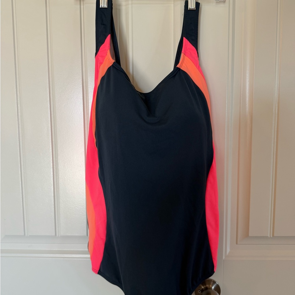 Land’s End Like New One Piece Plus Size Swimsuit. - image 2